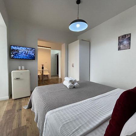 Central Studio Apartments Tiranë Ngoại thất bức ảnh