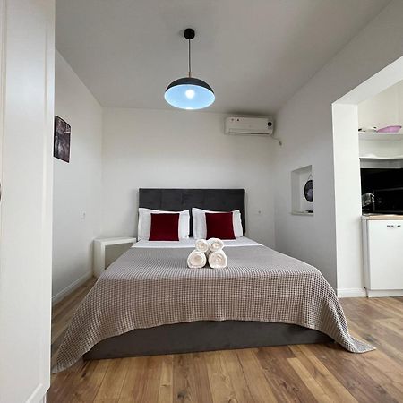 Central Studio Apartments Tiranë Ngoại thất bức ảnh