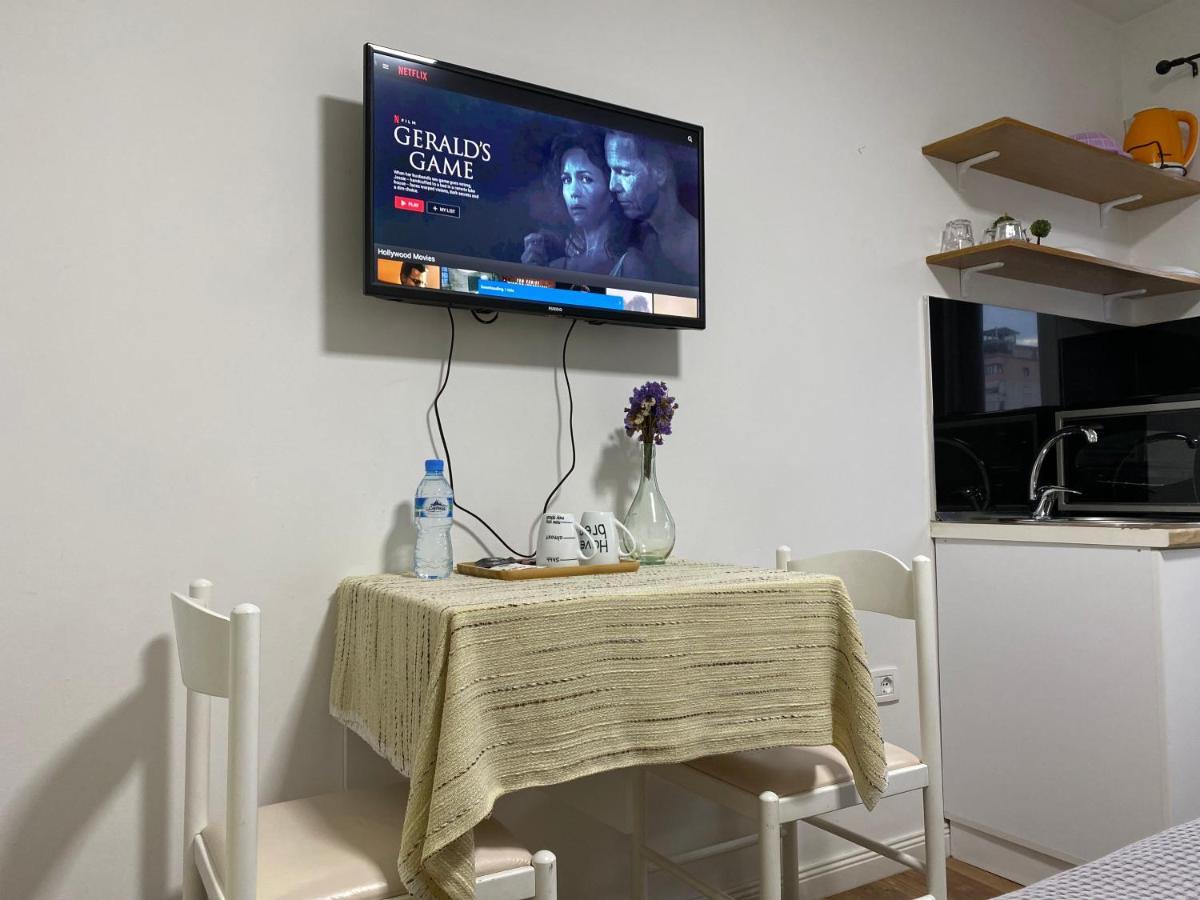 Central Studio Apartments Tiranë Ngoại thất bức ảnh