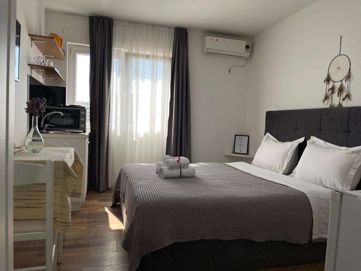 Central Studio Apartments Tiranë Ngoại thất bức ảnh