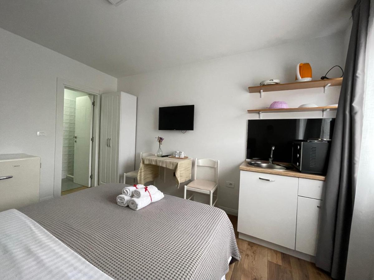 Central Studio Apartments Tiranë Ngoại thất bức ảnh