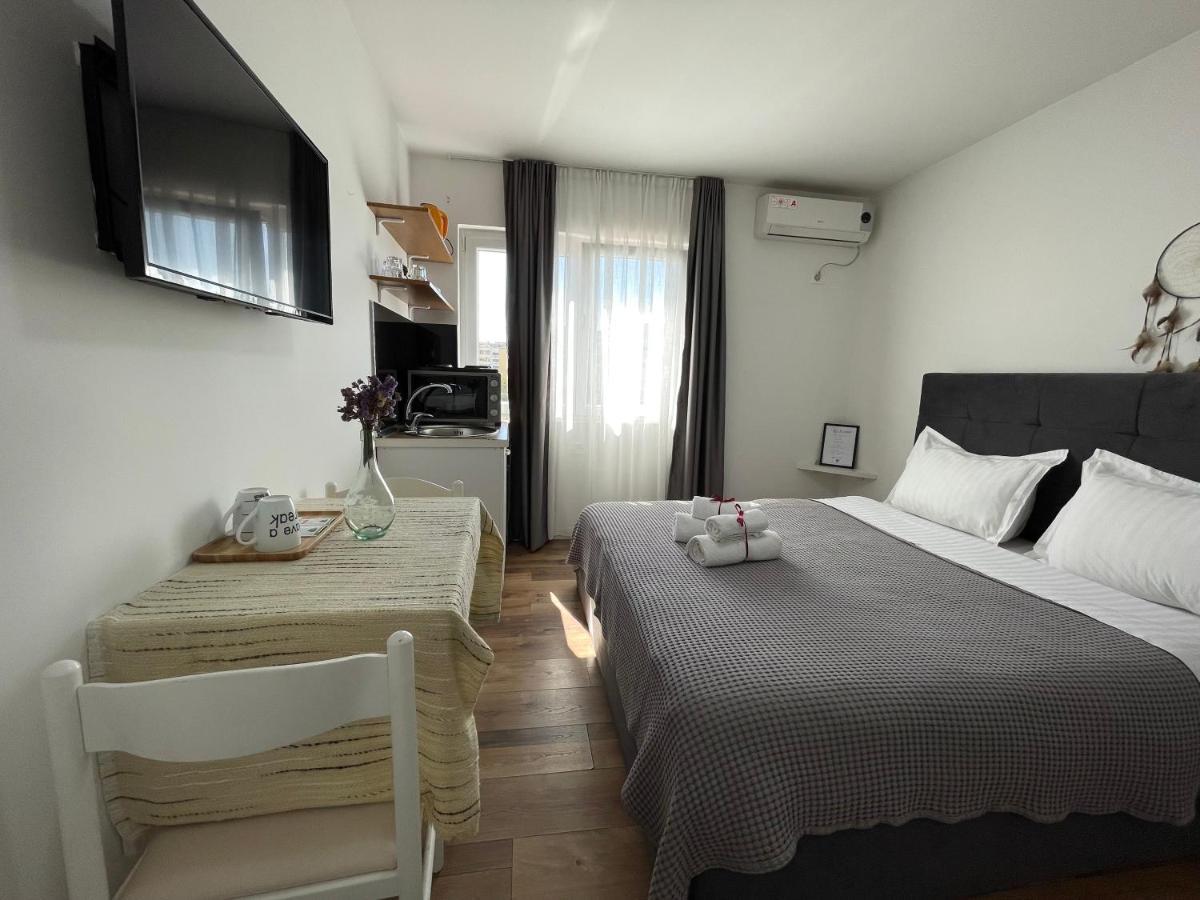 Central Studio Apartments Tiranë Ngoại thất bức ảnh