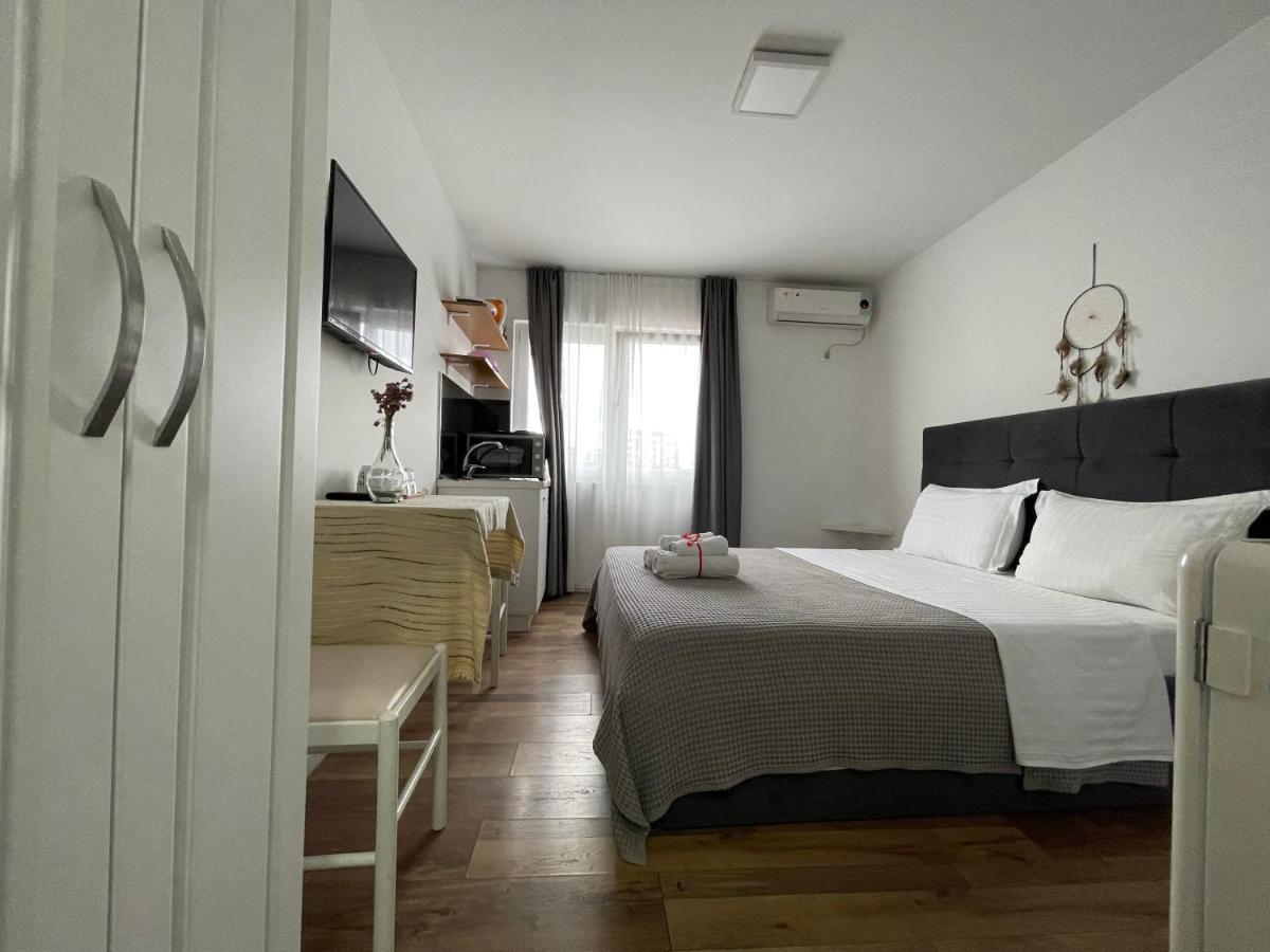 Central Studio Apartments Tiranë Ngoại thất bức ảnh