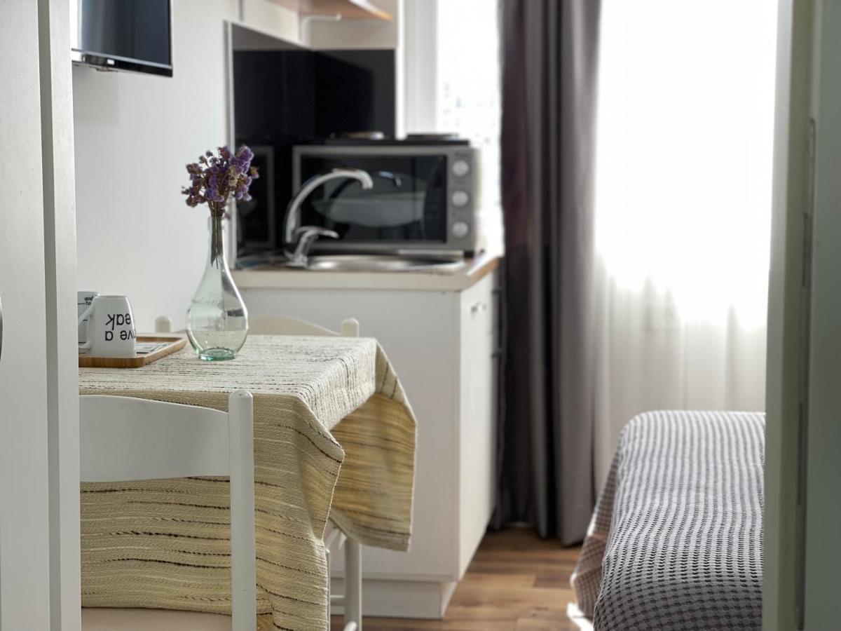 Central Studio Apartments Tiranë Ngoại thất bức ảnh