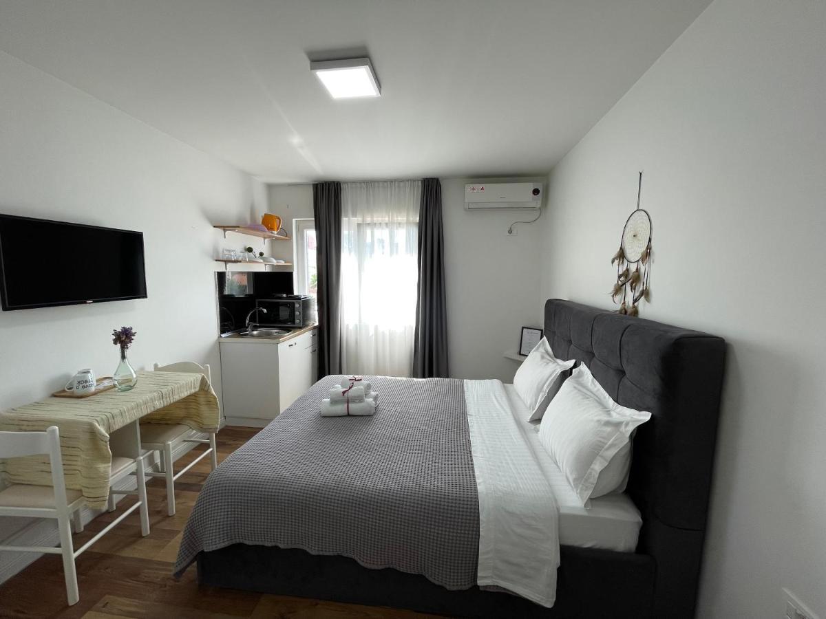 Central Studio Apartments Tiranë Ngoại thất bức ảnh