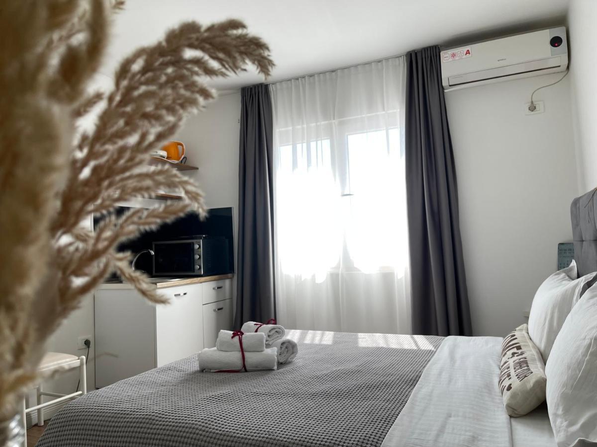 Central Studio Apartments Tiranë Ngoại thất bức ảnh