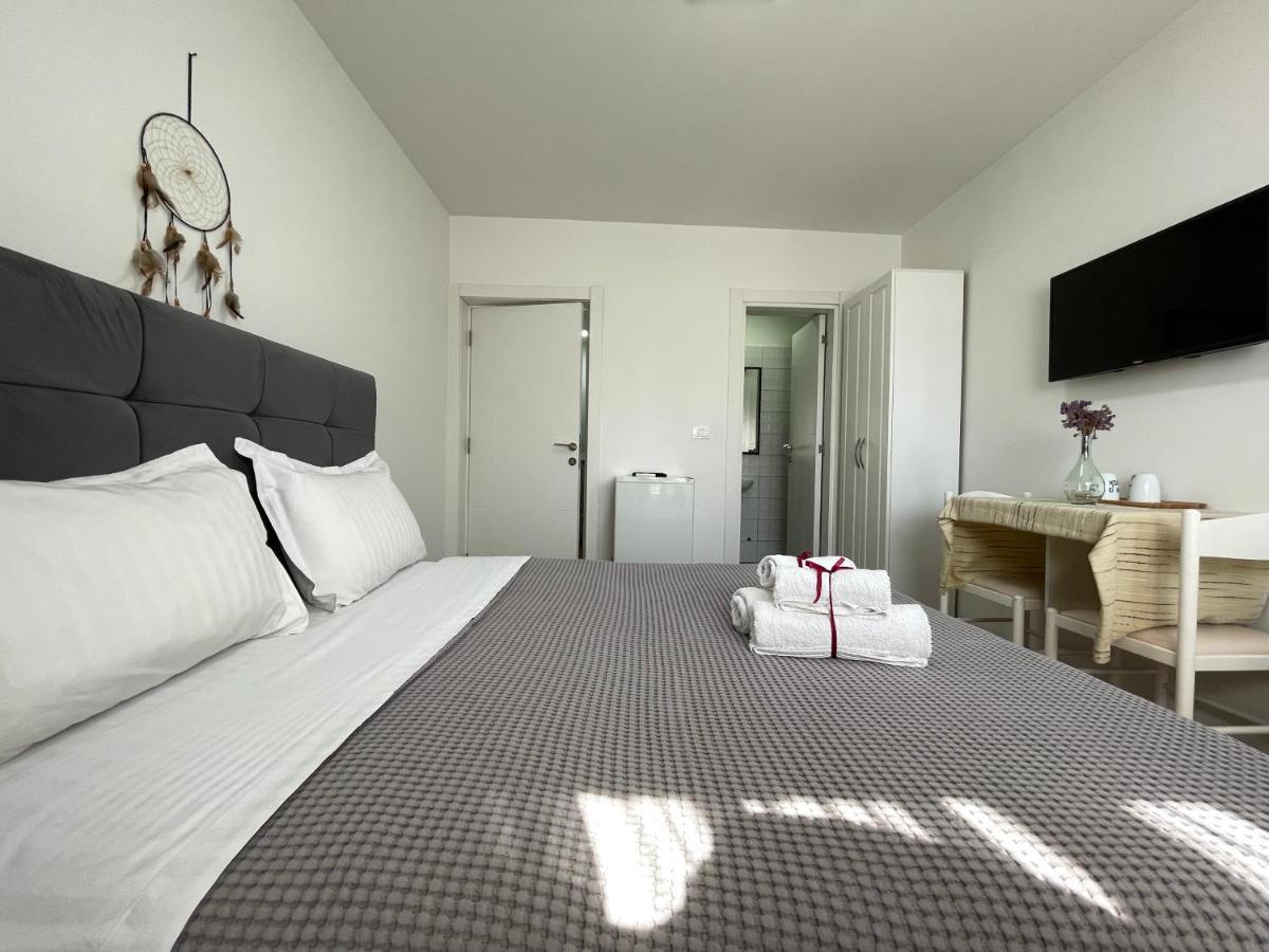 Central Studio Apartments Tiranë Ngoại thất bức ảnh