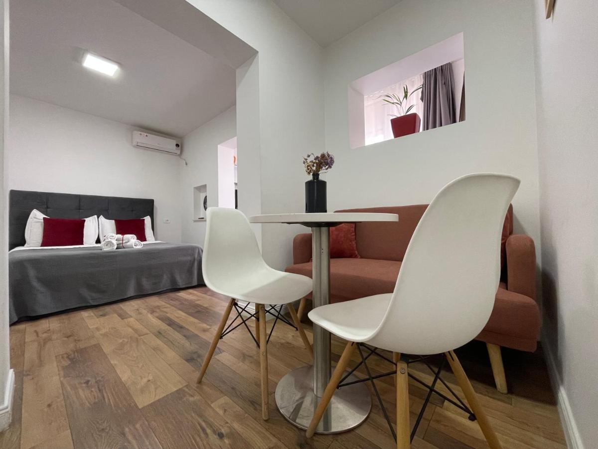 Central Studio Apartments Tiranë Ngoại thất bức ảnh