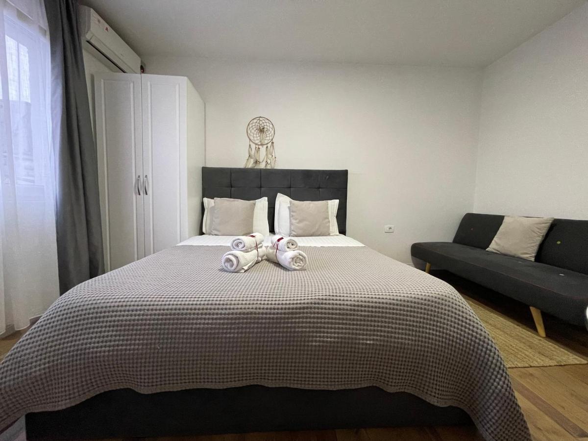 Central Studio Apartments Tiranë Ngoại thất bức ảnh