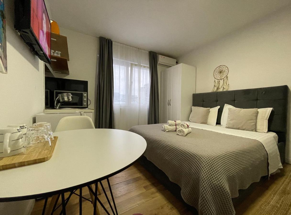 Central Studio Apartments Tiranë Ngoại thất bức ảnh