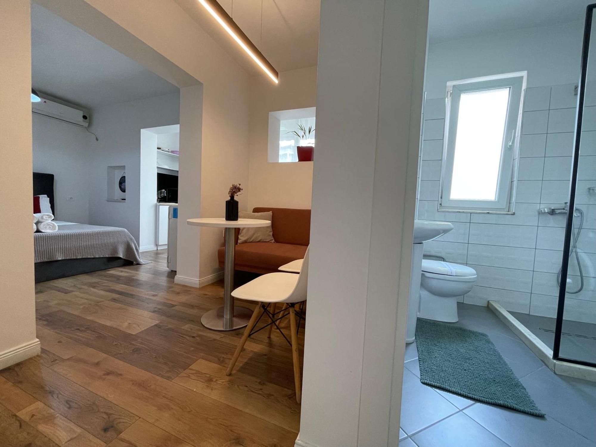 Central Studio Apartments Tiranë Ngoại thất bức ảnh