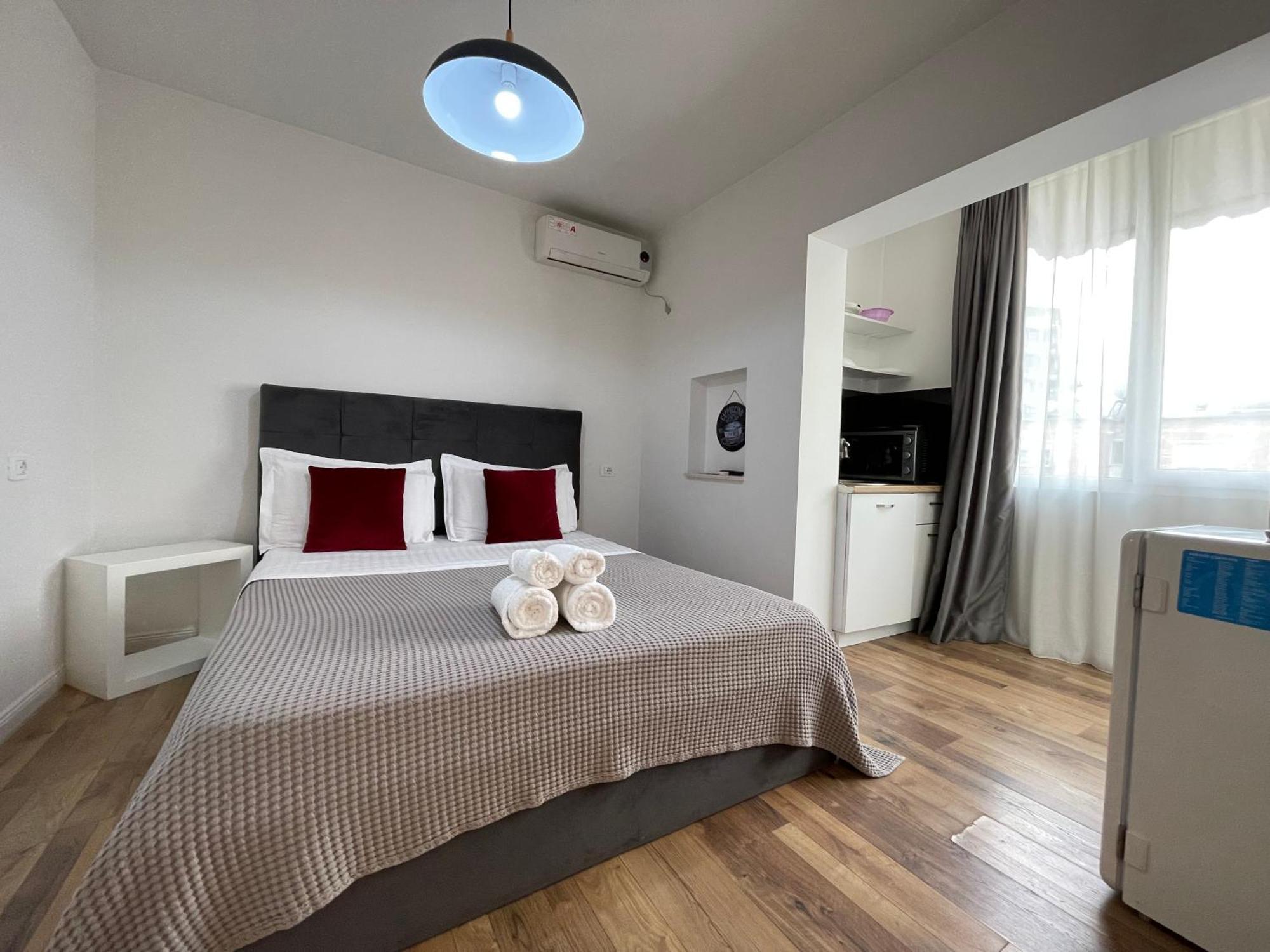 Central Studio Apartments Tiranë Ngoại thất bức ảnh
