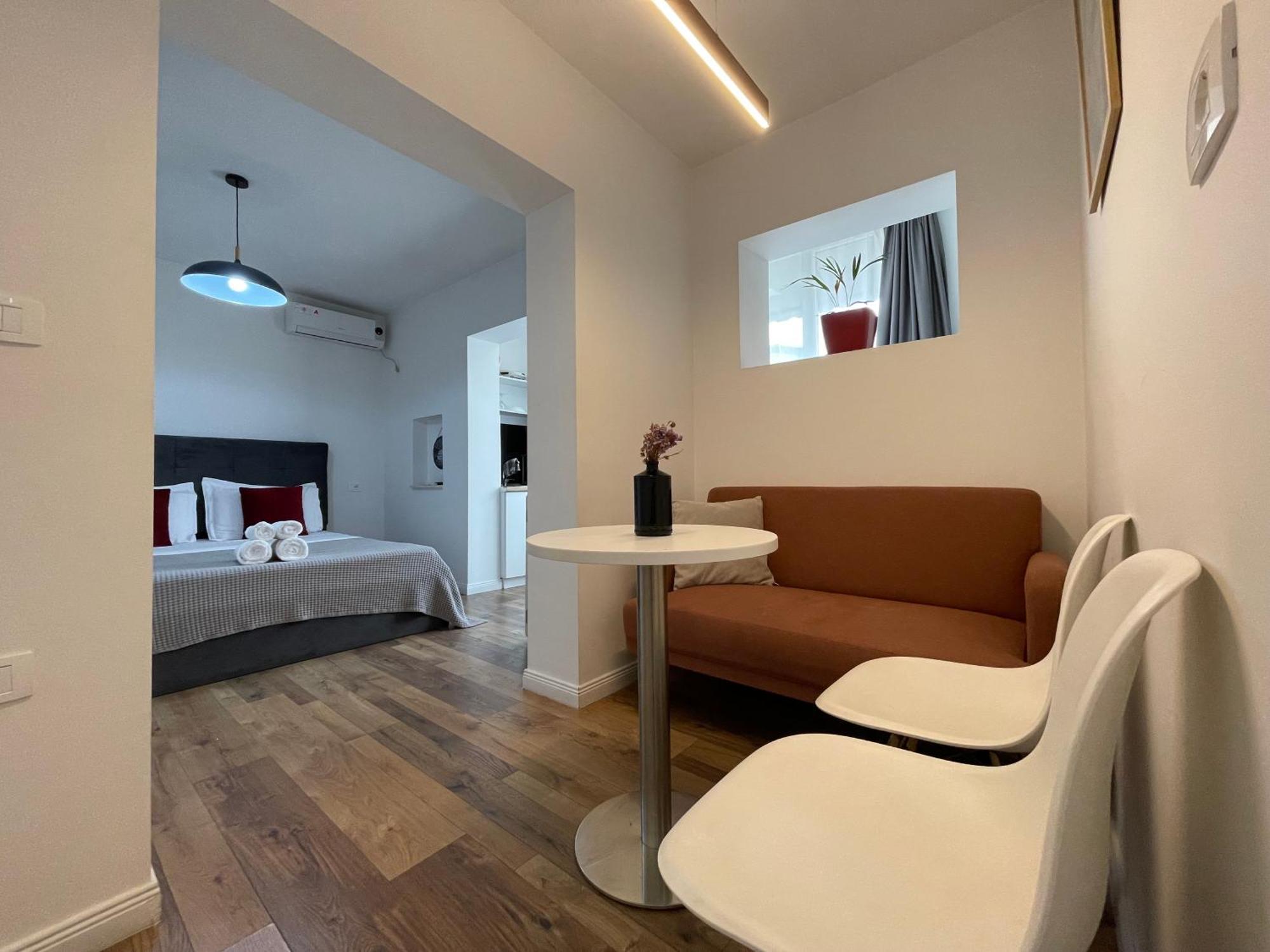 Central Studio Apartments Tiranë Ngoại thất bức ảnh